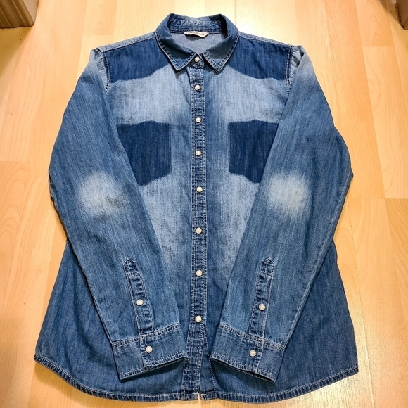 Mavi Women's Shirt Blue Denim Chambray Snap Button Down Faded Medium Wash - Picture 3 of 12